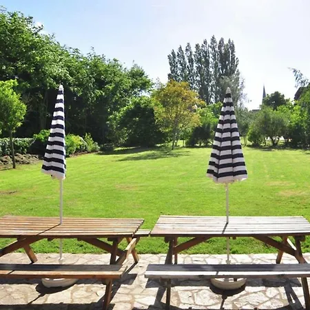 Countryside In With Large Lawn بيت للعطل Offranville
